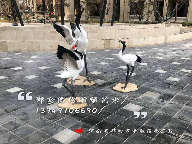 不銹鋼雕塑的特點(diǎn)和種類有哪些